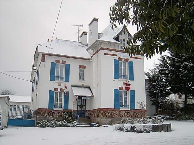 Guéméné-Penfao Hotel Restaurant Le Chalet المظهر الخارجي الصورة